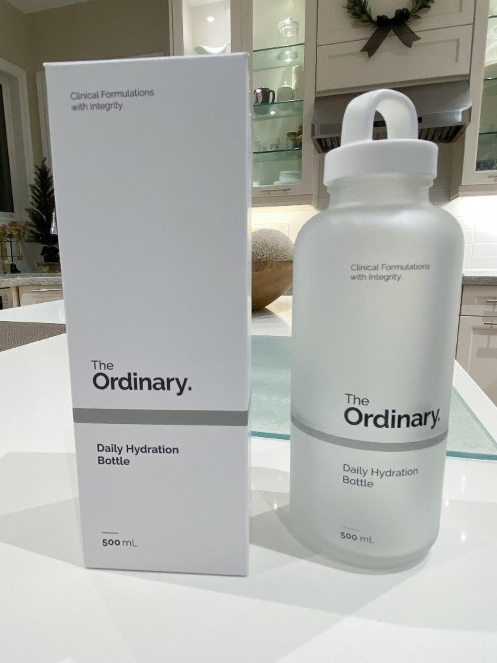 The Ordinary Daily Hydration Glass Water Bottle 500 mL